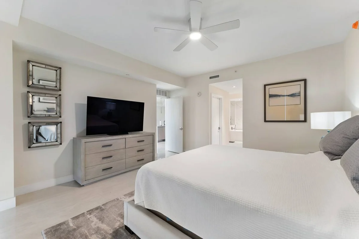 Bedroom 1 image 1