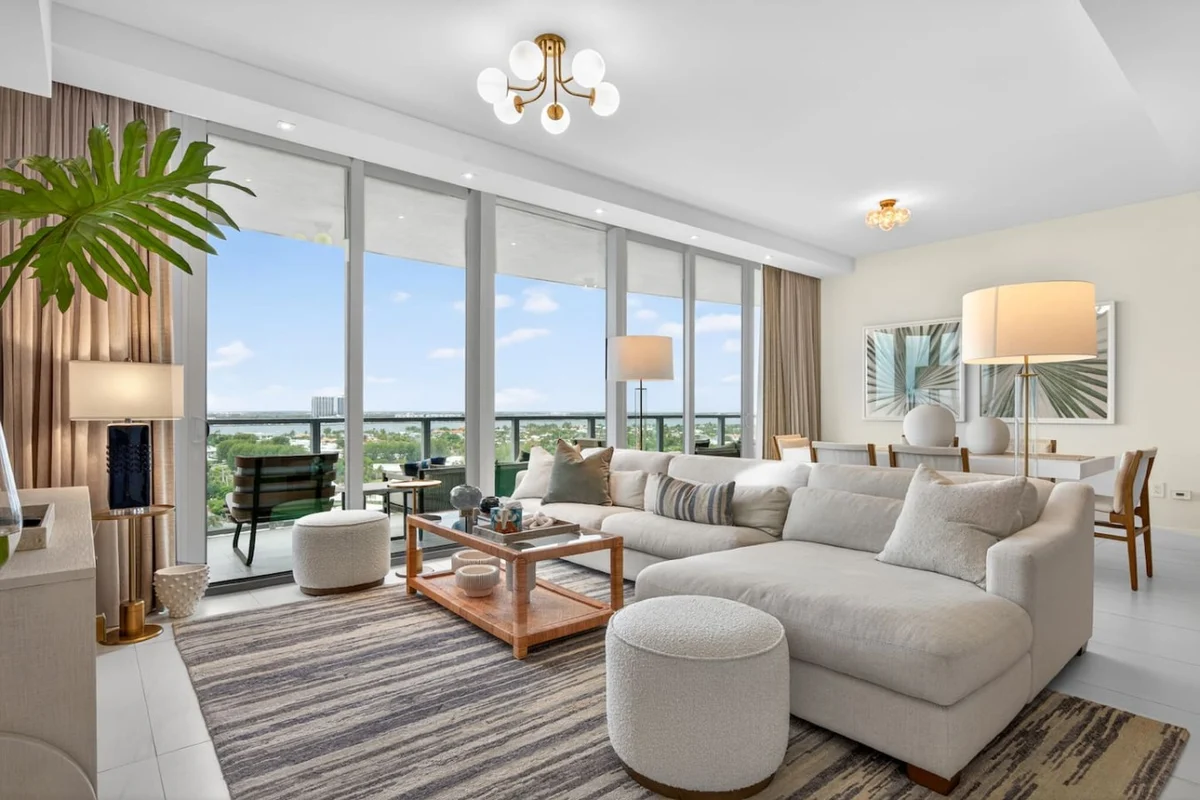 Home in Riviera Beach property photo 3