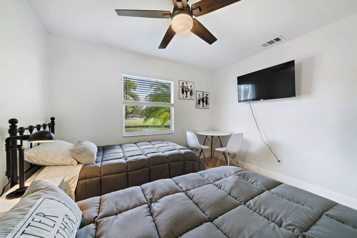 Bedroom 3 image 1