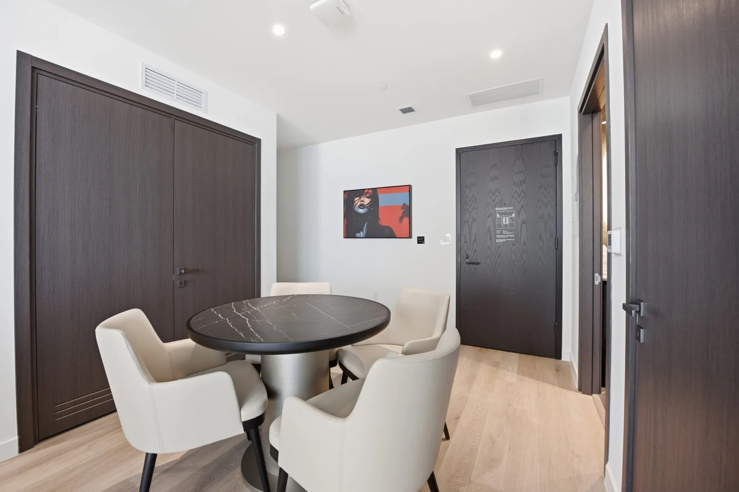 Condo in Miami property photo 3