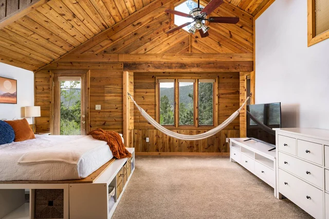 BEDROOM image 1