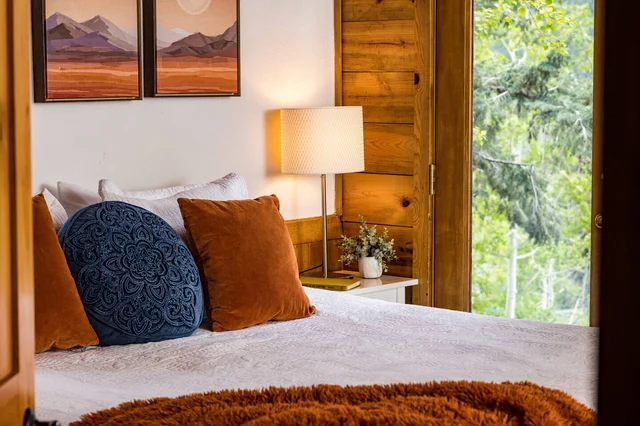 BEDROOM image 1