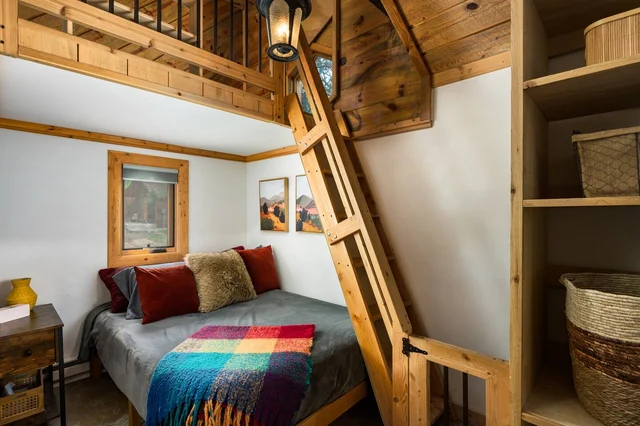 BEDROOM image 1