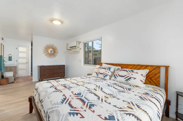 BEDROOM image 1