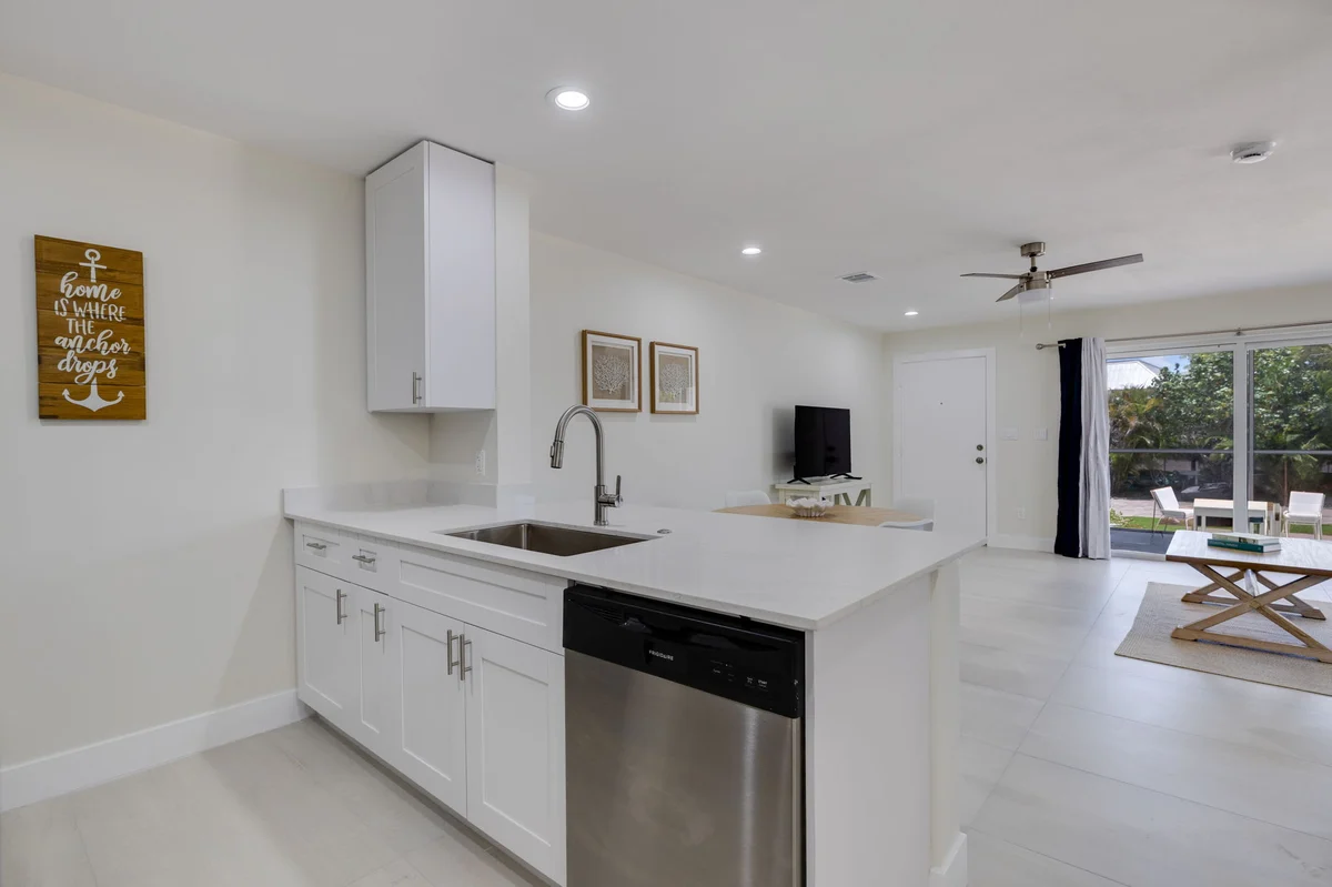 Condo in Sanibel property photo 5