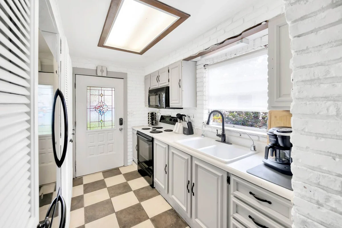 2 Homes - 4 MN to Madiera BCH - Hottub - HTD Pool #48