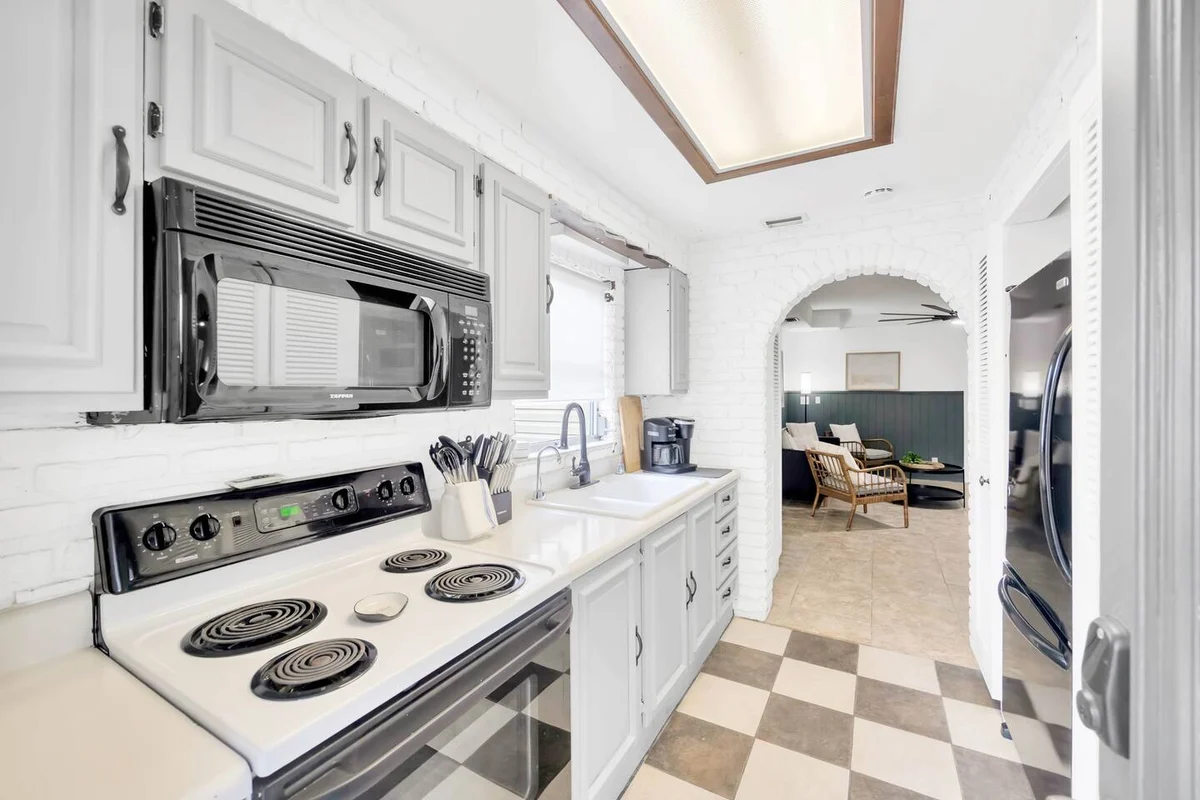 2 Homes - 4 MN to Madiera BCH - Hottub - HTD Pool #49