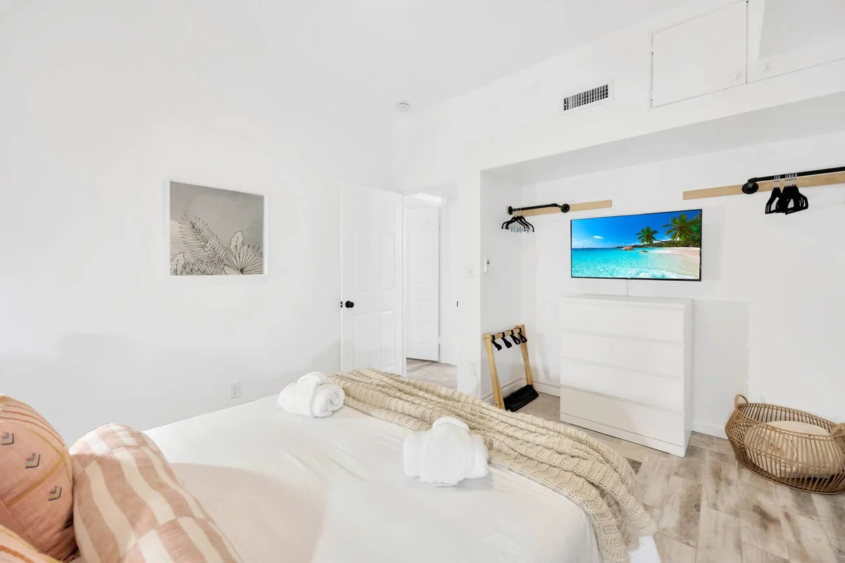 2 Homes - 4 MN to Madiera BCH - Hottub - HTD Pool #95