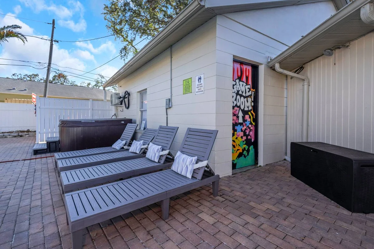 2 Homes - 4 MN to Madiera BCH - Hottub - HTD Pool #108
