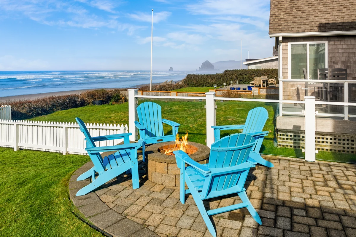 Home in Cannon Beach property photo 4