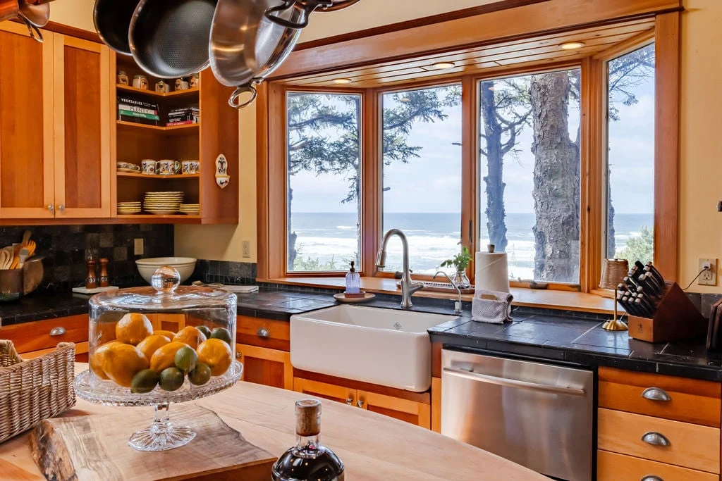 Home in Cannon Beach property photo 4