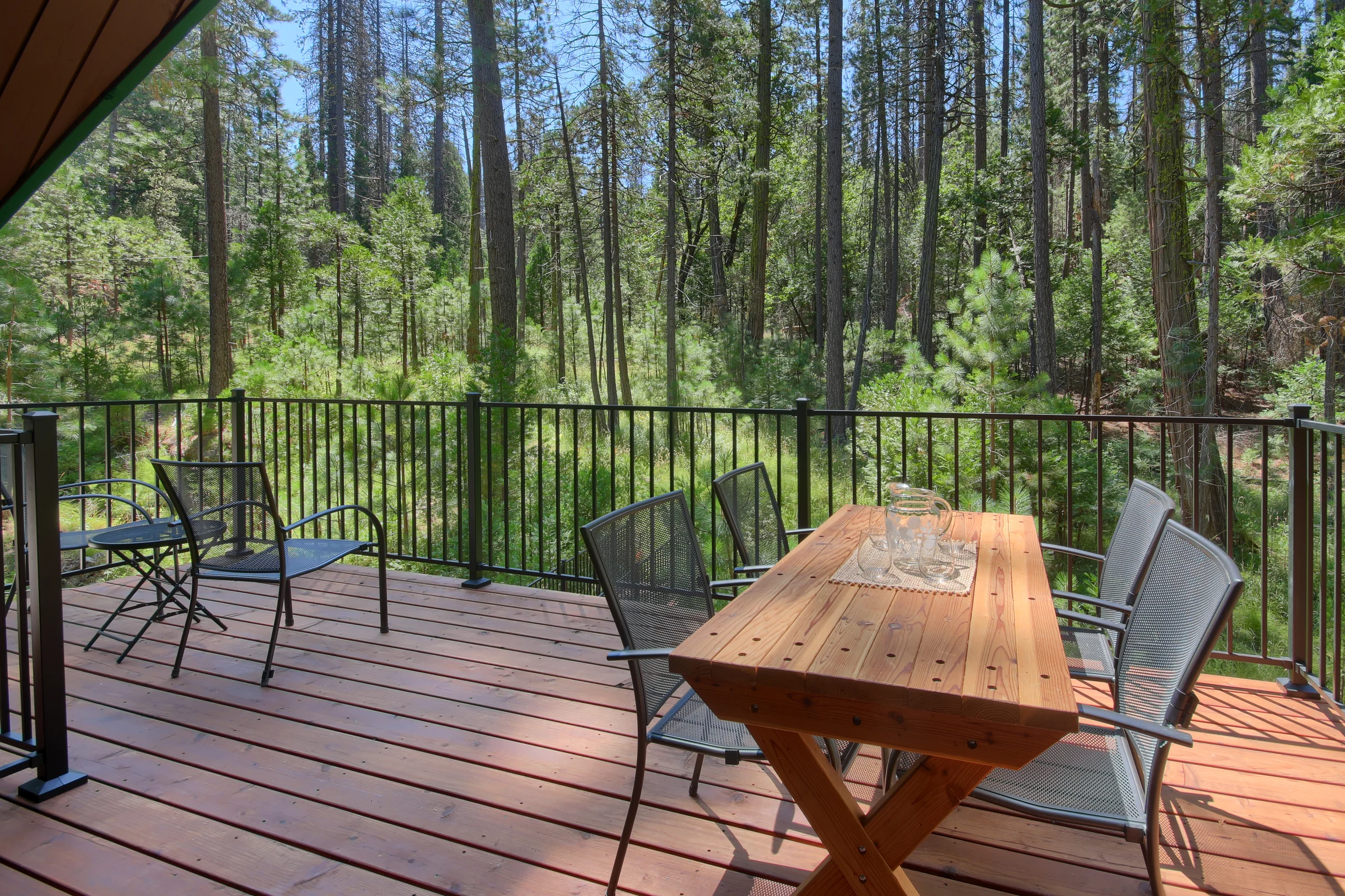 Home in Yosemite National Park property photo 4
