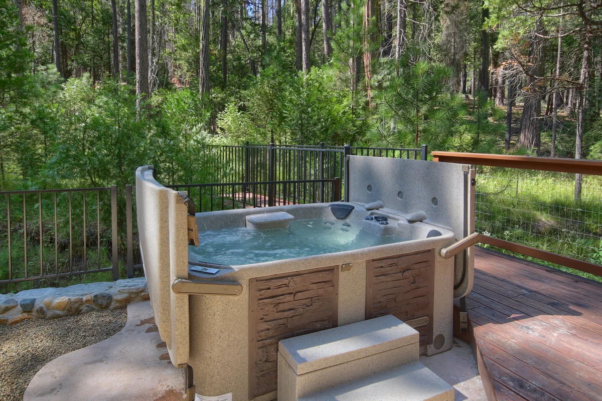 Home in Yosemite National Park property photo 3