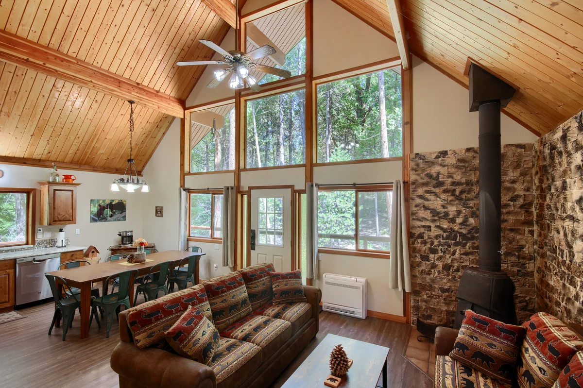 Home in Yosemite National Park property photo 2