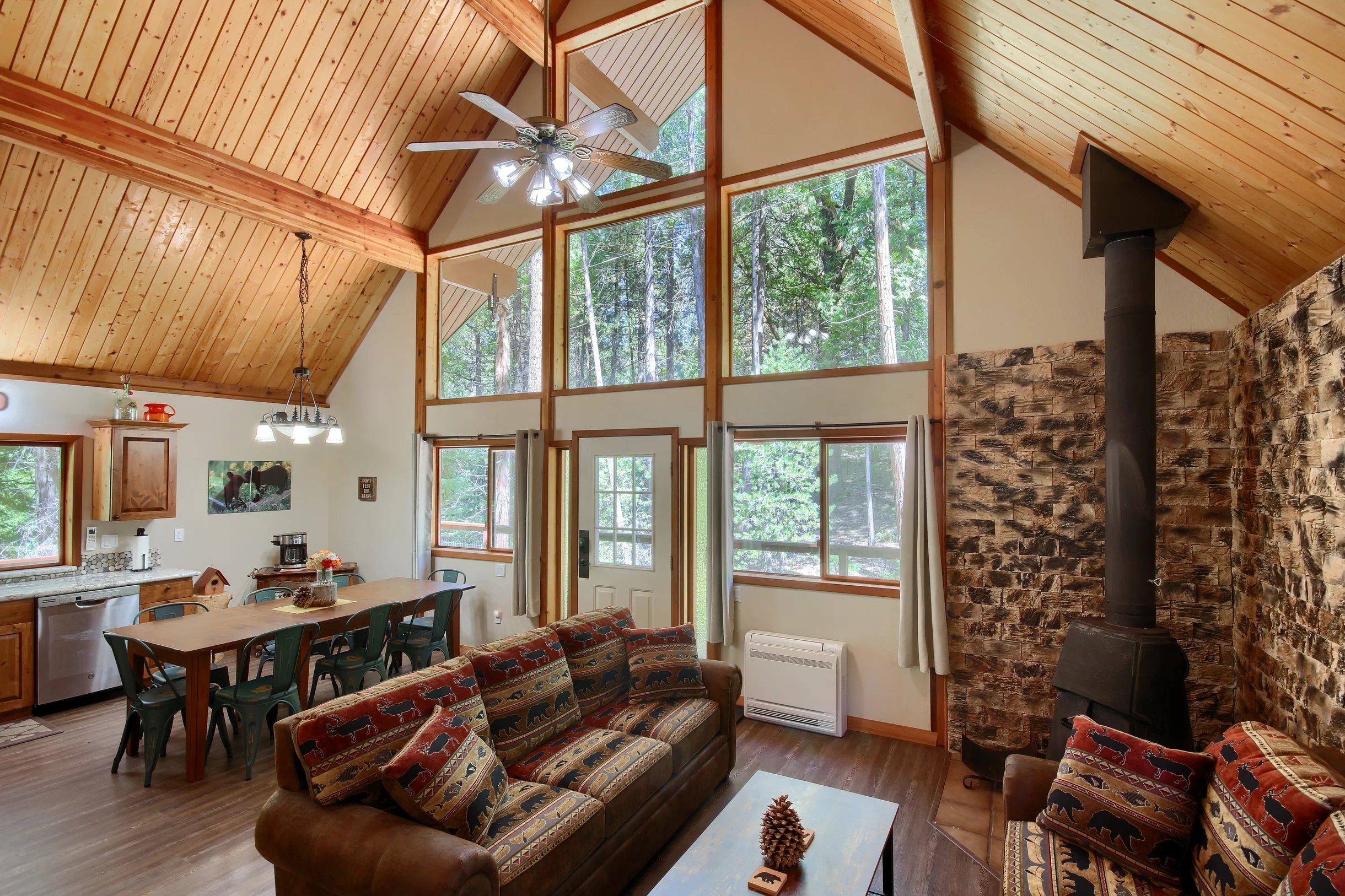 Home in Yosemite National Park property photo 2