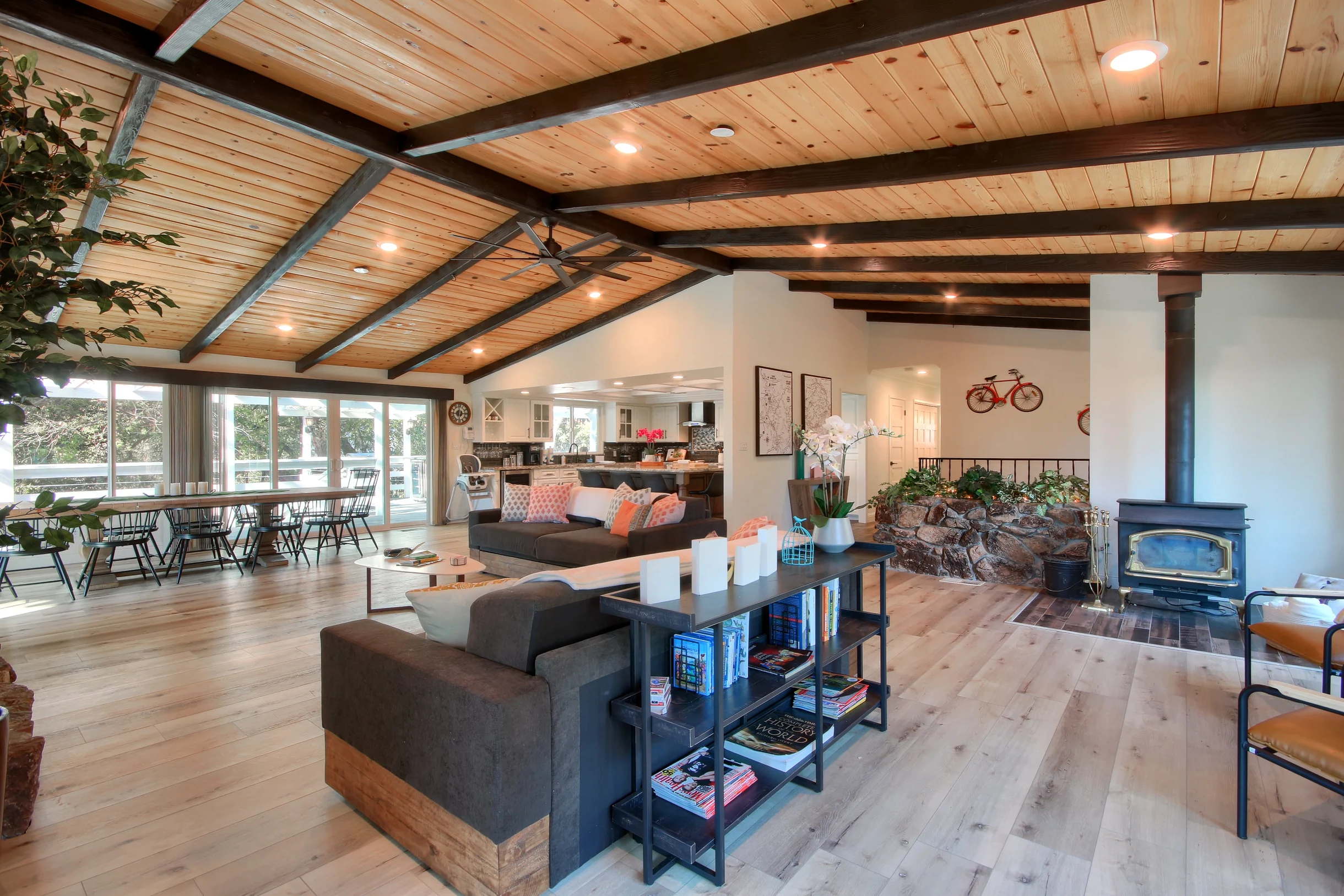 Home in Oakhurst property photo 1