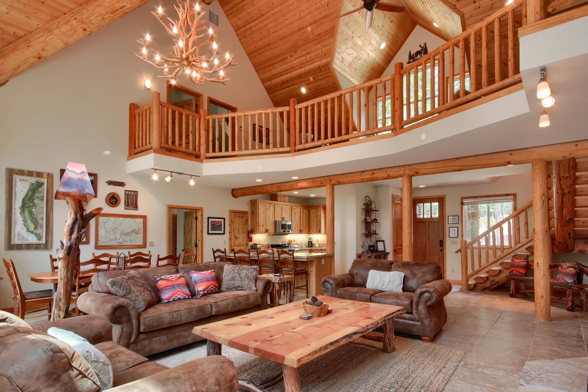 Rivercrest Lodge property photo 2