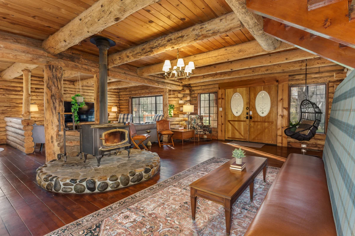 Home in Ahwahnee property photo 2