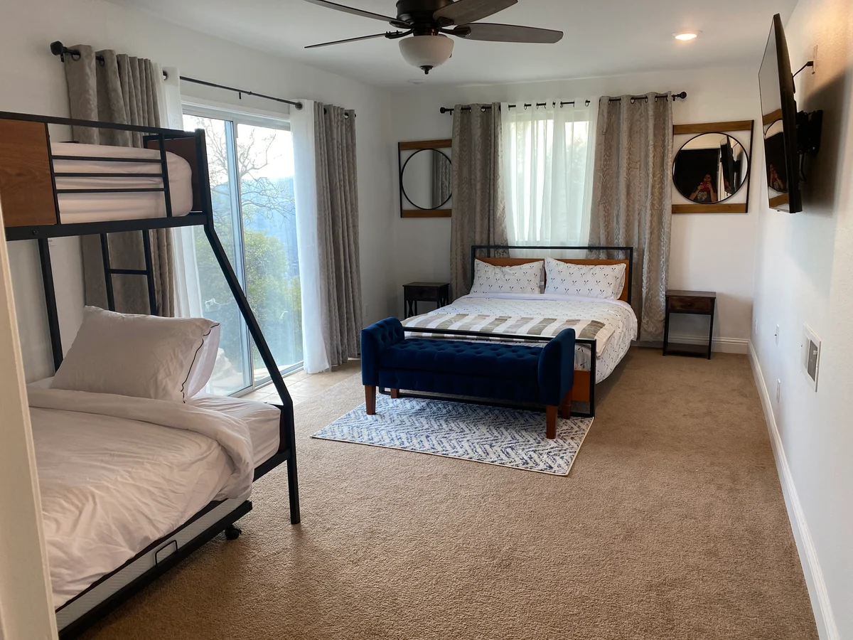 Bedroom 1 image 1