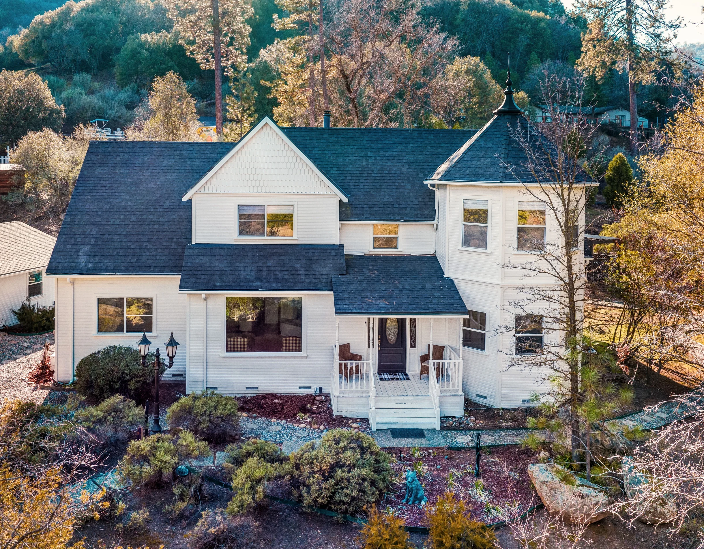 Home in Oakhurst property photo 1
