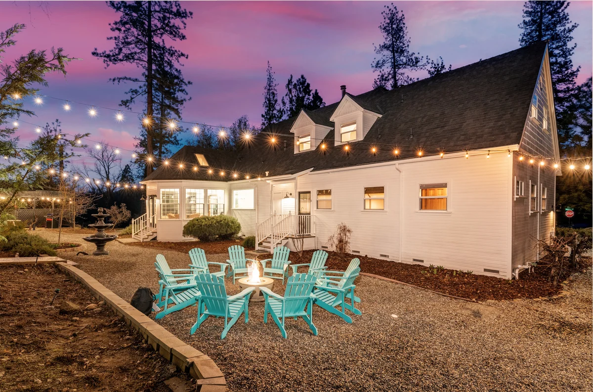Home in Oakhurst property photo 3