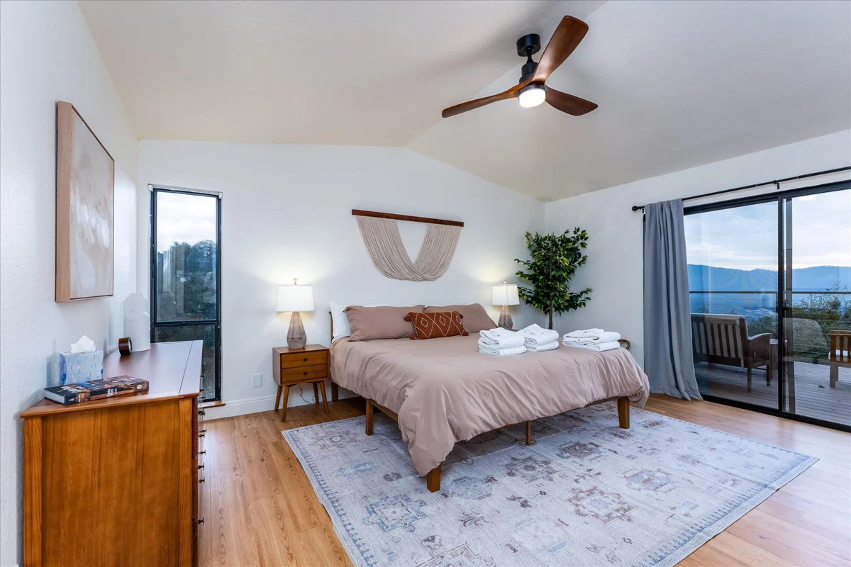 Bedroom 1 image 1