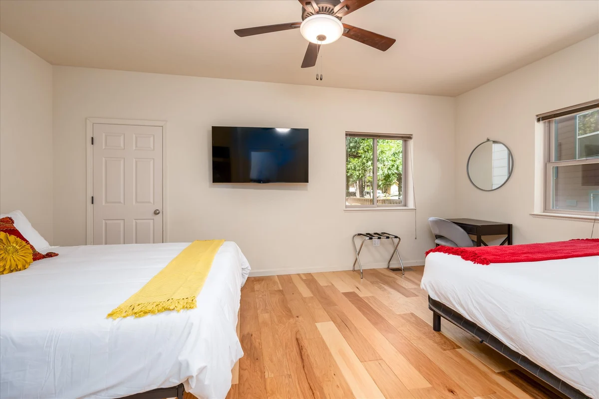 Bedroom 4 image 1
