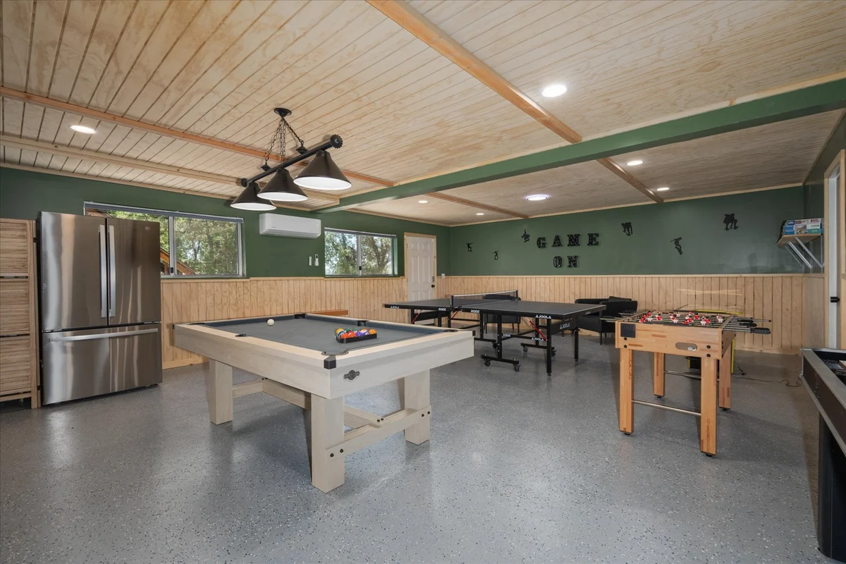 Home in Oakhurst property photo 2