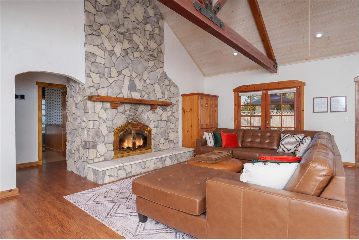 Home in Oakhurst property photo 3