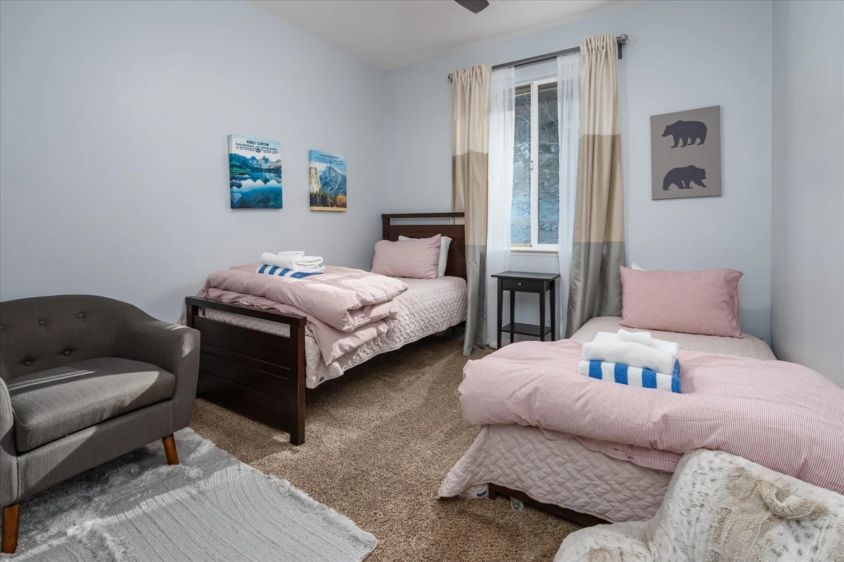 Bedroom 3 image 1