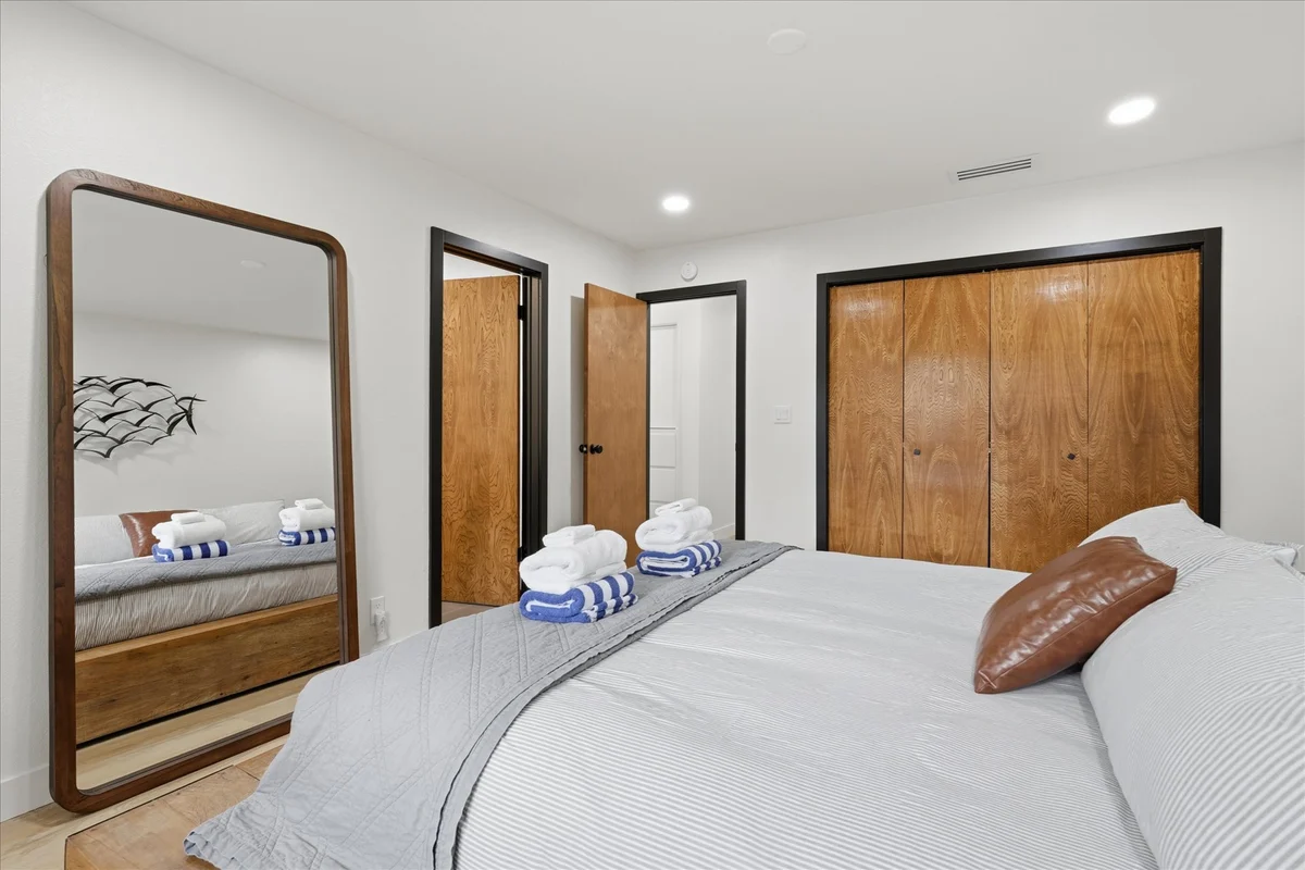 Bedroom 3 image 1