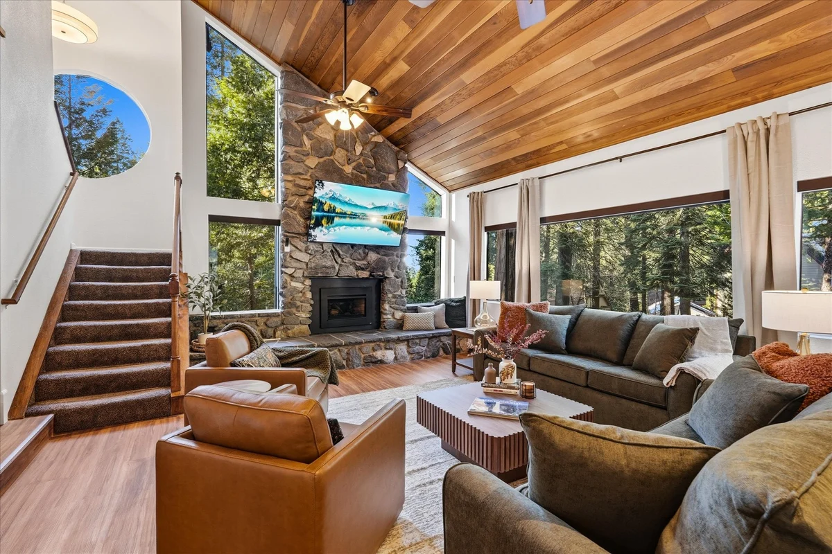 Home in Yosemite National Park property photo 2