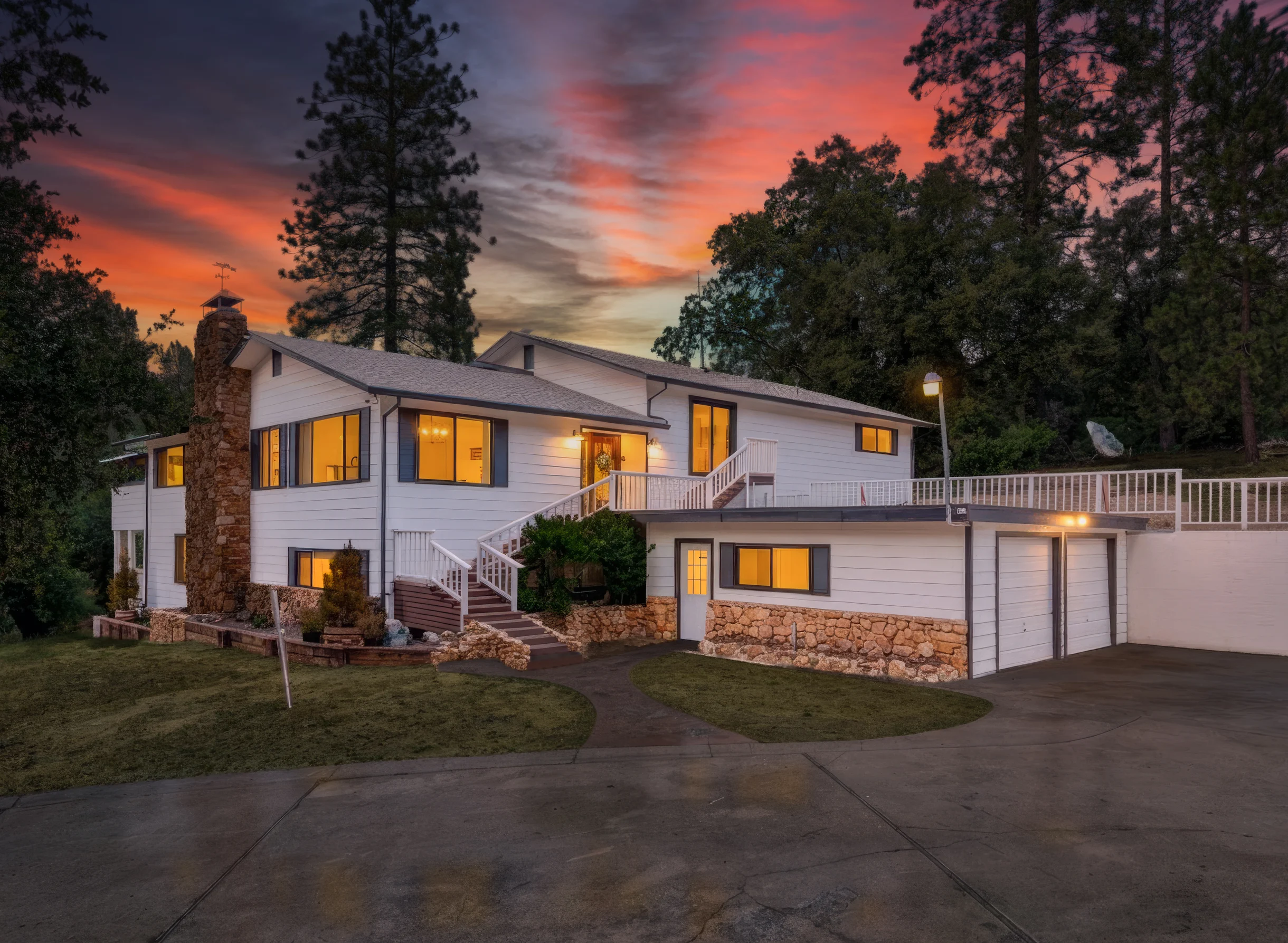 Home in Oakhurst property photo 1