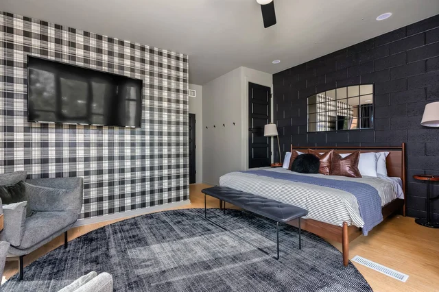 BEDROOM image 1