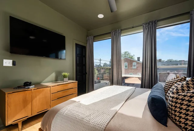 BEDROOM image 1