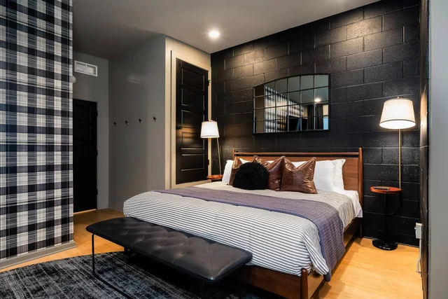 BEDROOM image 1