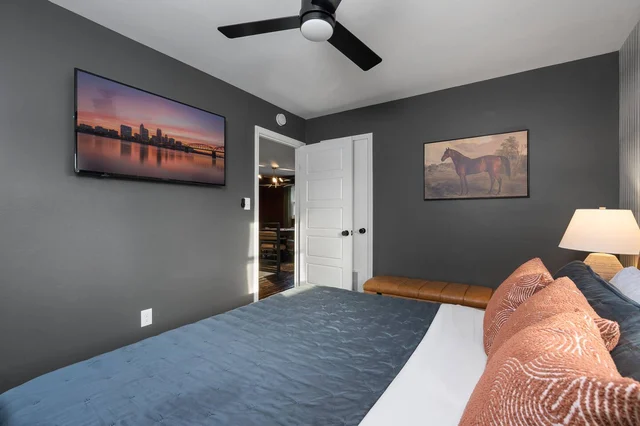BEDROOM image 1
