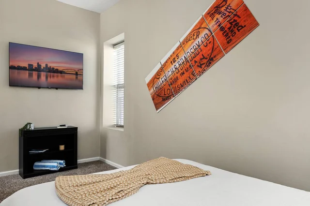 BEDROOM image 1