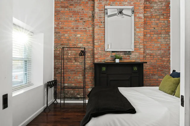 BEDROOM image 1