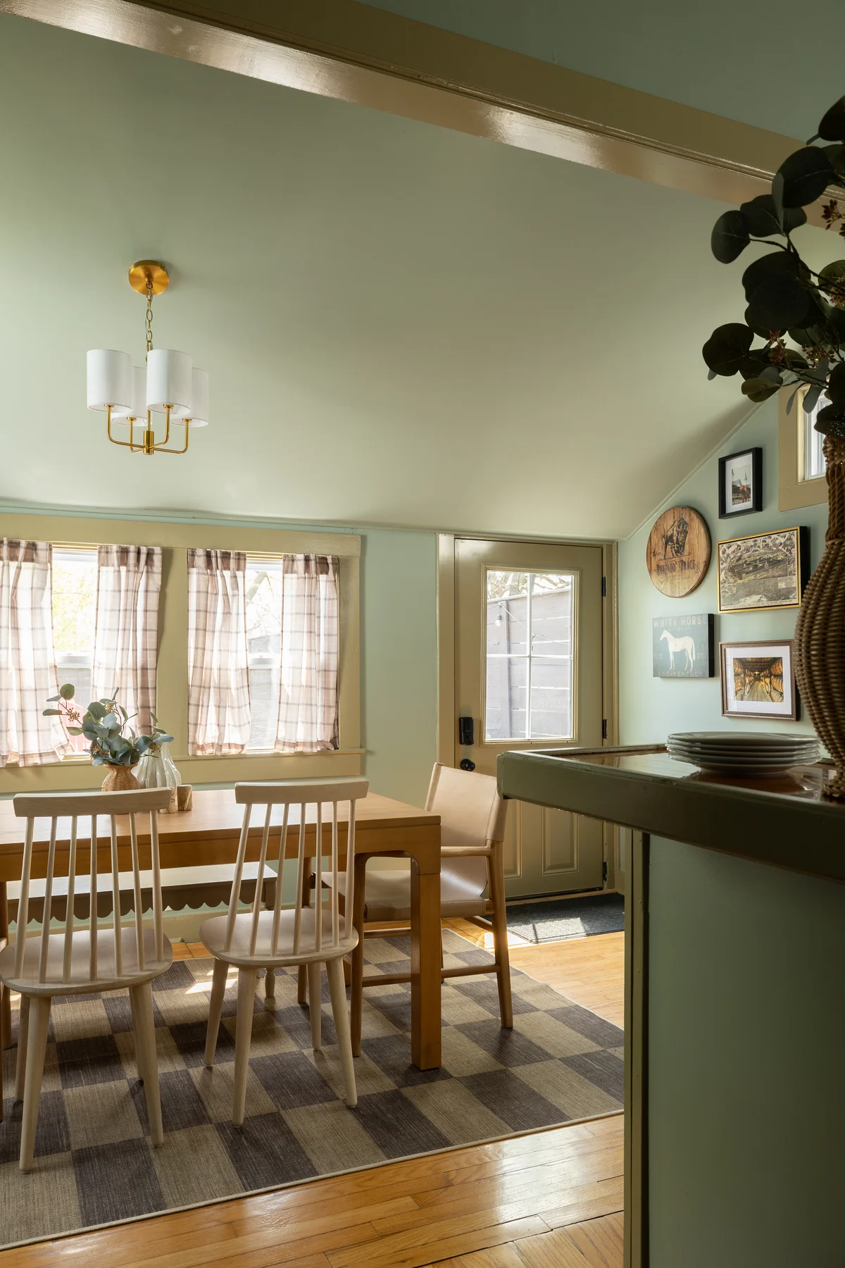 Home in Louisville property photo 5