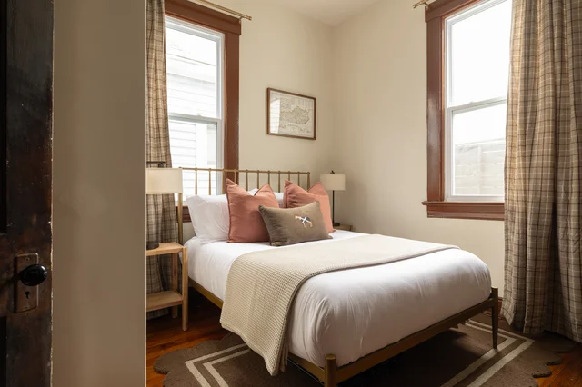 BEDROOM image 1