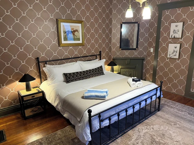 BEDROOM image 1