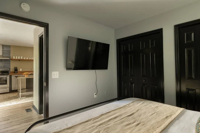 BEDROOM image 1