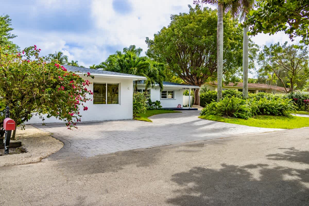 Home in North Miami property photo 4