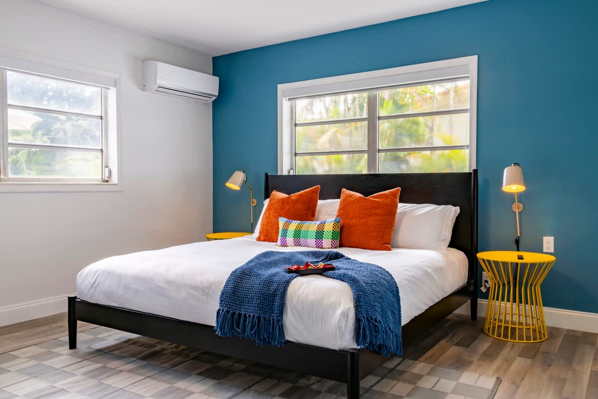 Bedroom 8 image 1