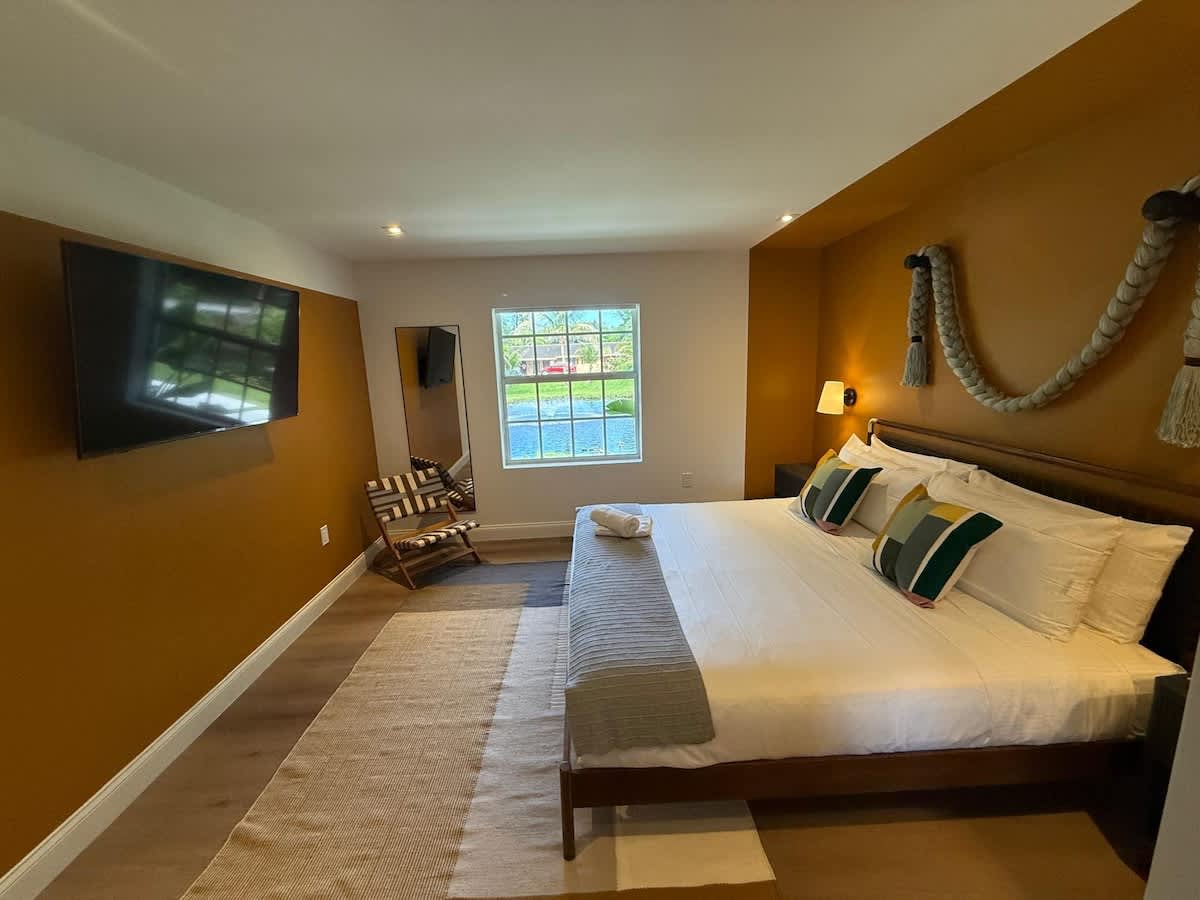 Bedroom 1 image 1