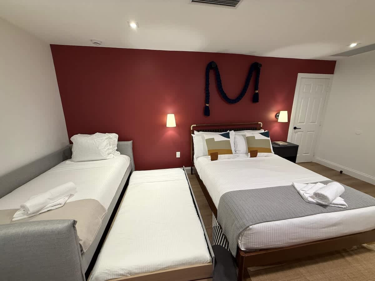 Bedroom 4 image 1
