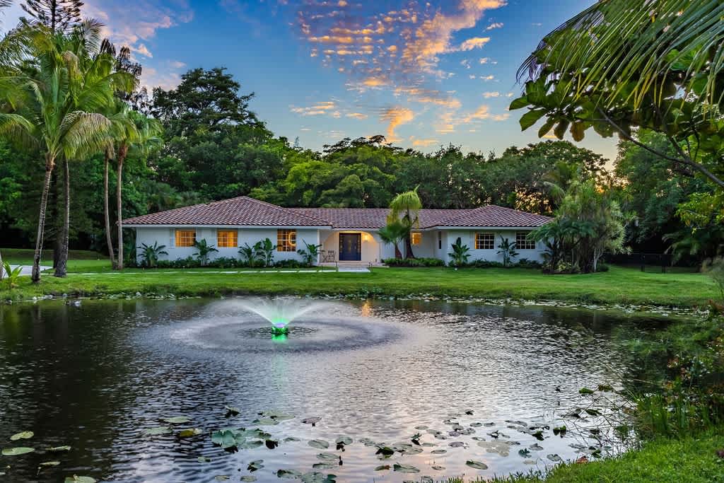 Home in Davie property photo 3