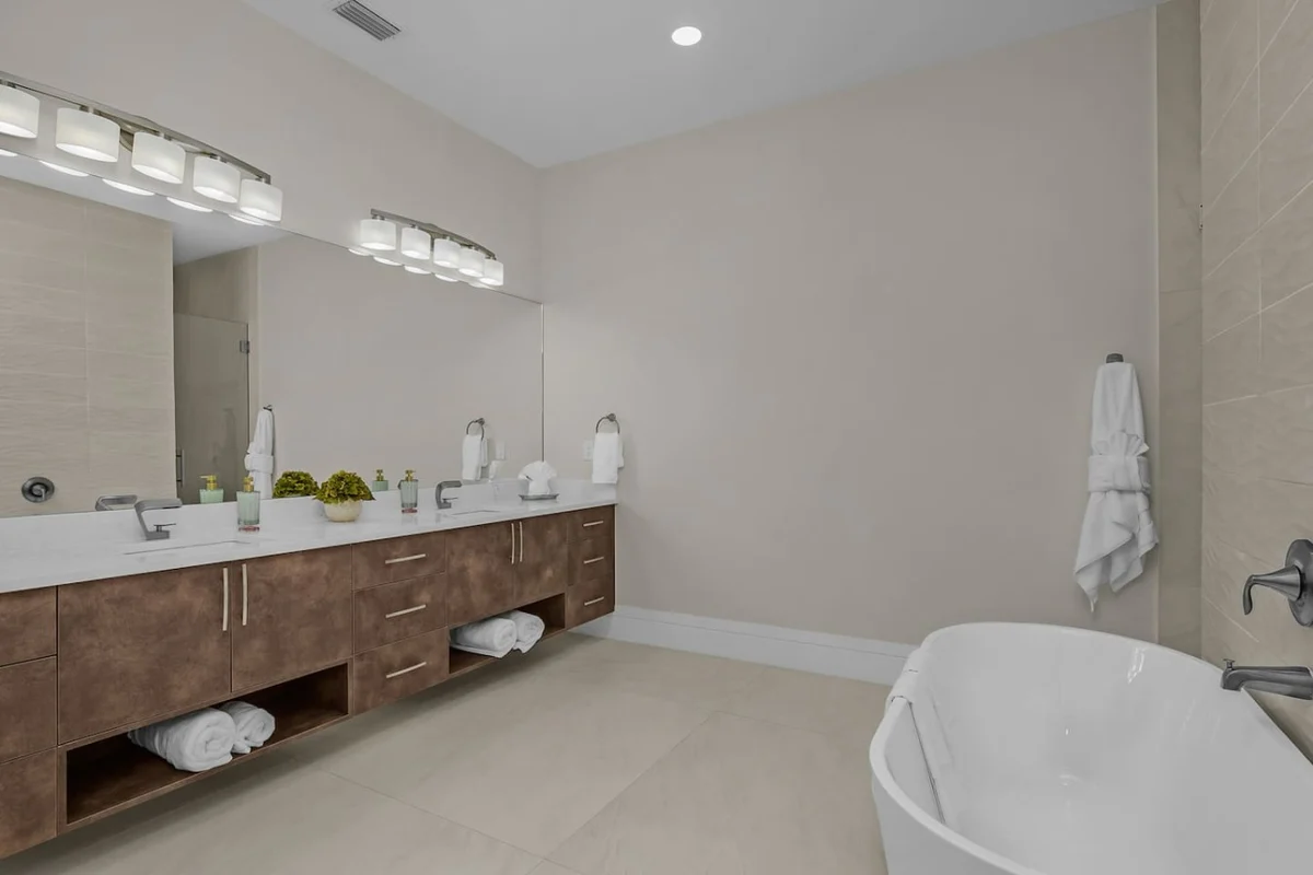 Naples Grand Luxury Escape | New Build | Pool & Spa #45
