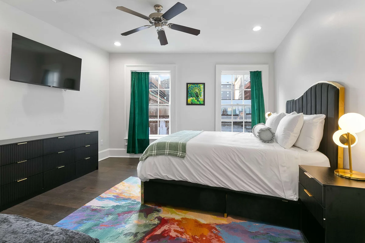 Bedroom 1 image 1